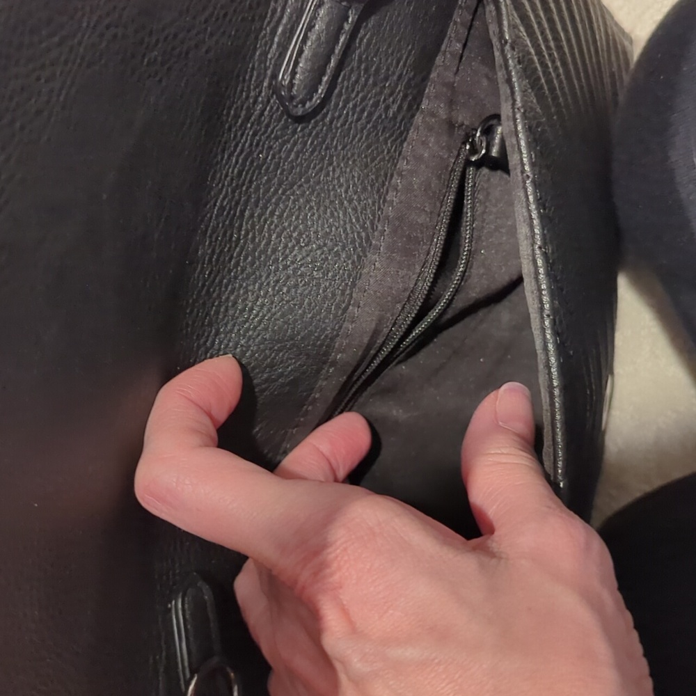 Beautiful statement bag - Picture 3 of 7